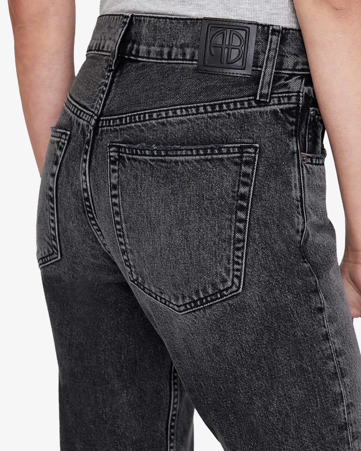 Jean Kate Anine Bing en coton gris. Vue détail dos. 