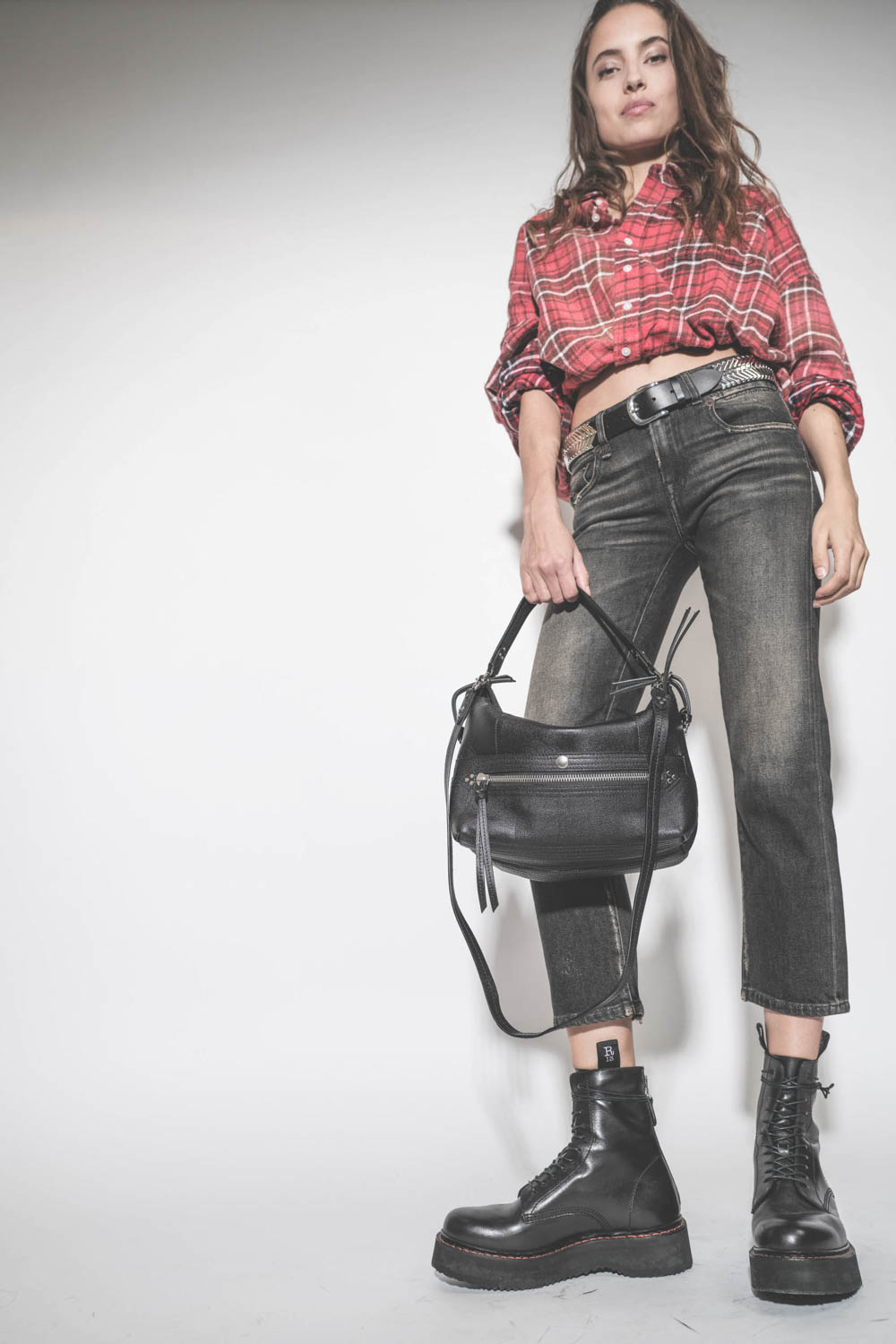 Ceinture en cuir noir finition bijoux en métal argenté Tehora Isabel Marant. Porté taille basse.