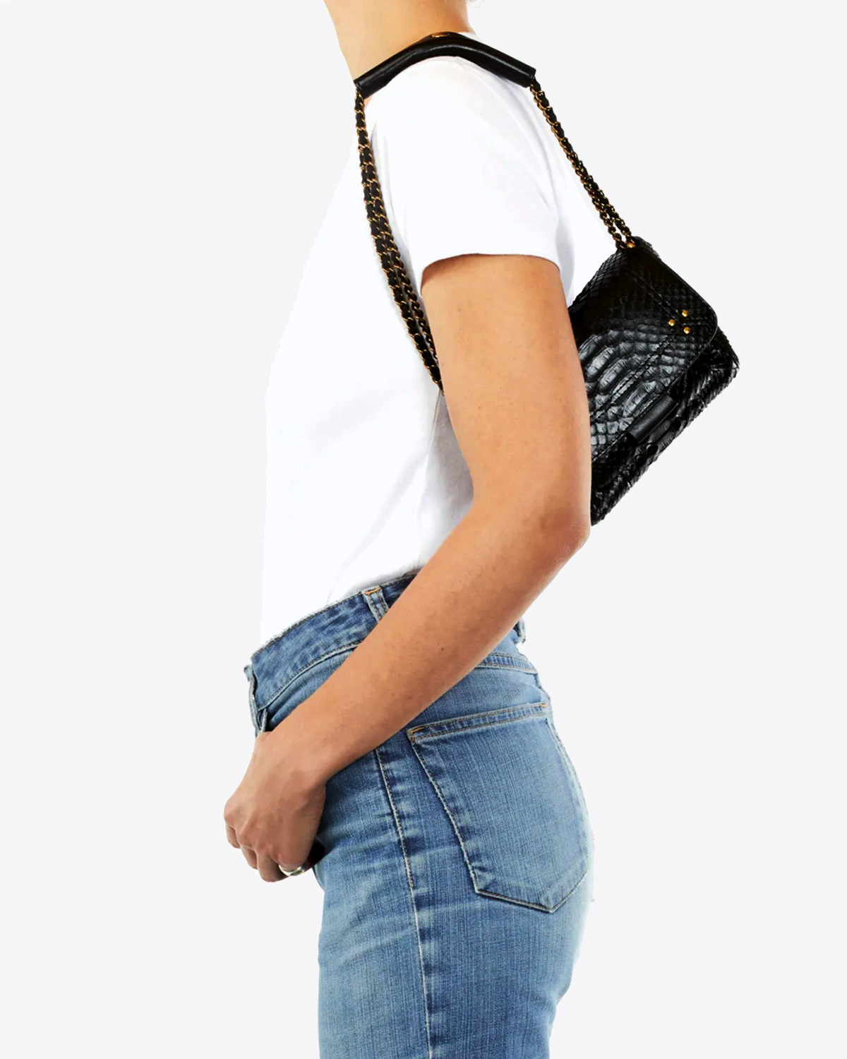 Mini-sac avec chaine en laiton et cuir en python noir Lulu S Jérôme Dreyfuss. Porté court épaule en doublant la chaine. Profil.